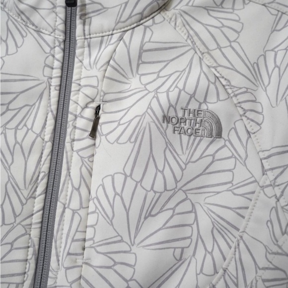 Women’s North Face Soft Shell Windbreaker Jacket white Size S - Picture 2 of 5